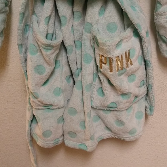 Pink Robe - Picture 2 of 4